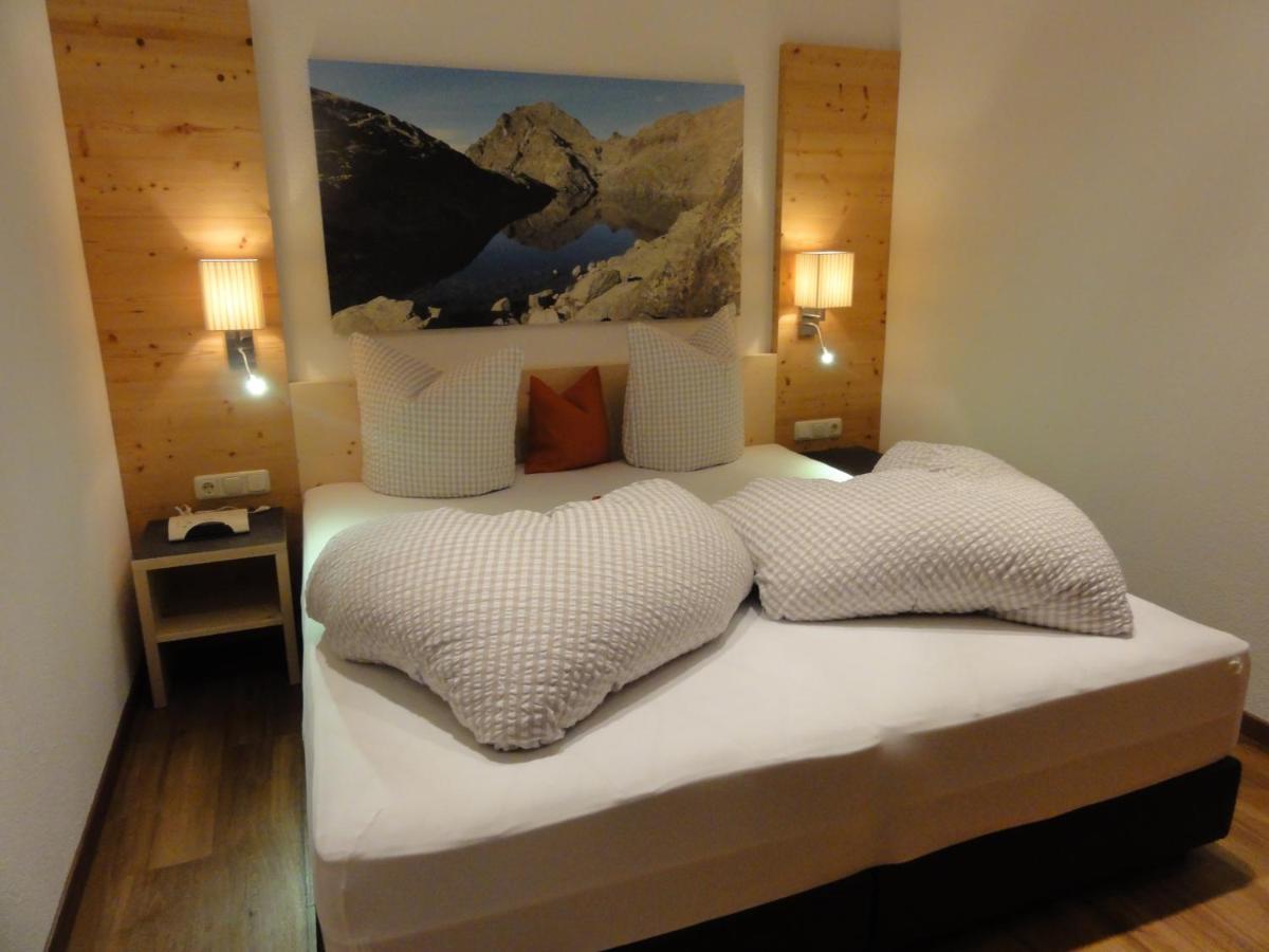 Haus Raetia Apartment Serfaus Ruang foto